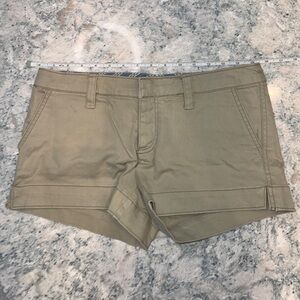American Eagle Khaki Tan Shorts